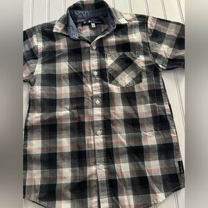 BEN SHERMAN boys size small (8) button down short sleeve shirt